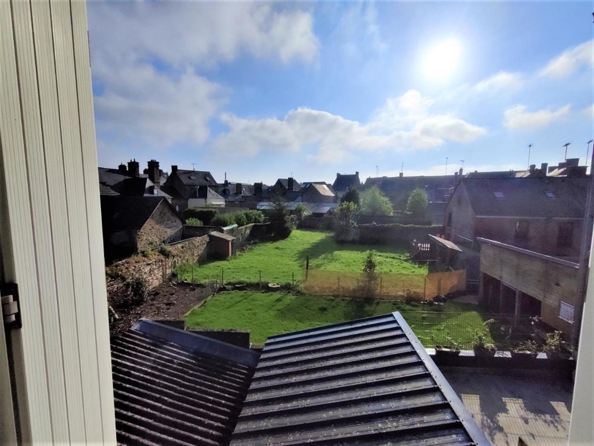 Appartement T2 "Mesange" Hyper Centre D'Ernée Exterior foto